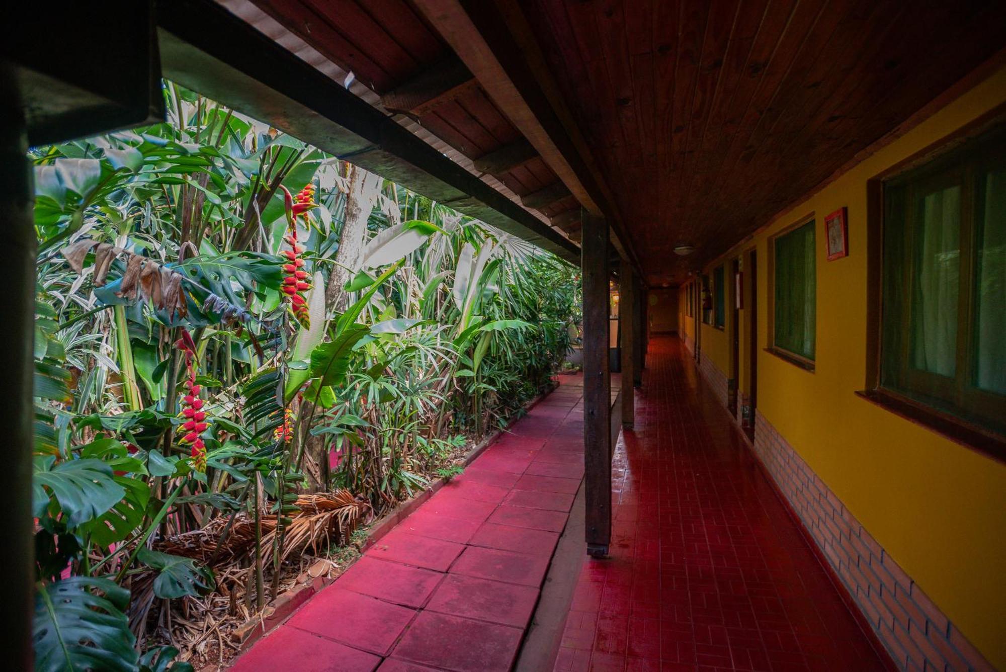 Hosteria Los Helechos Puerto Iguazú Buitenkant foto