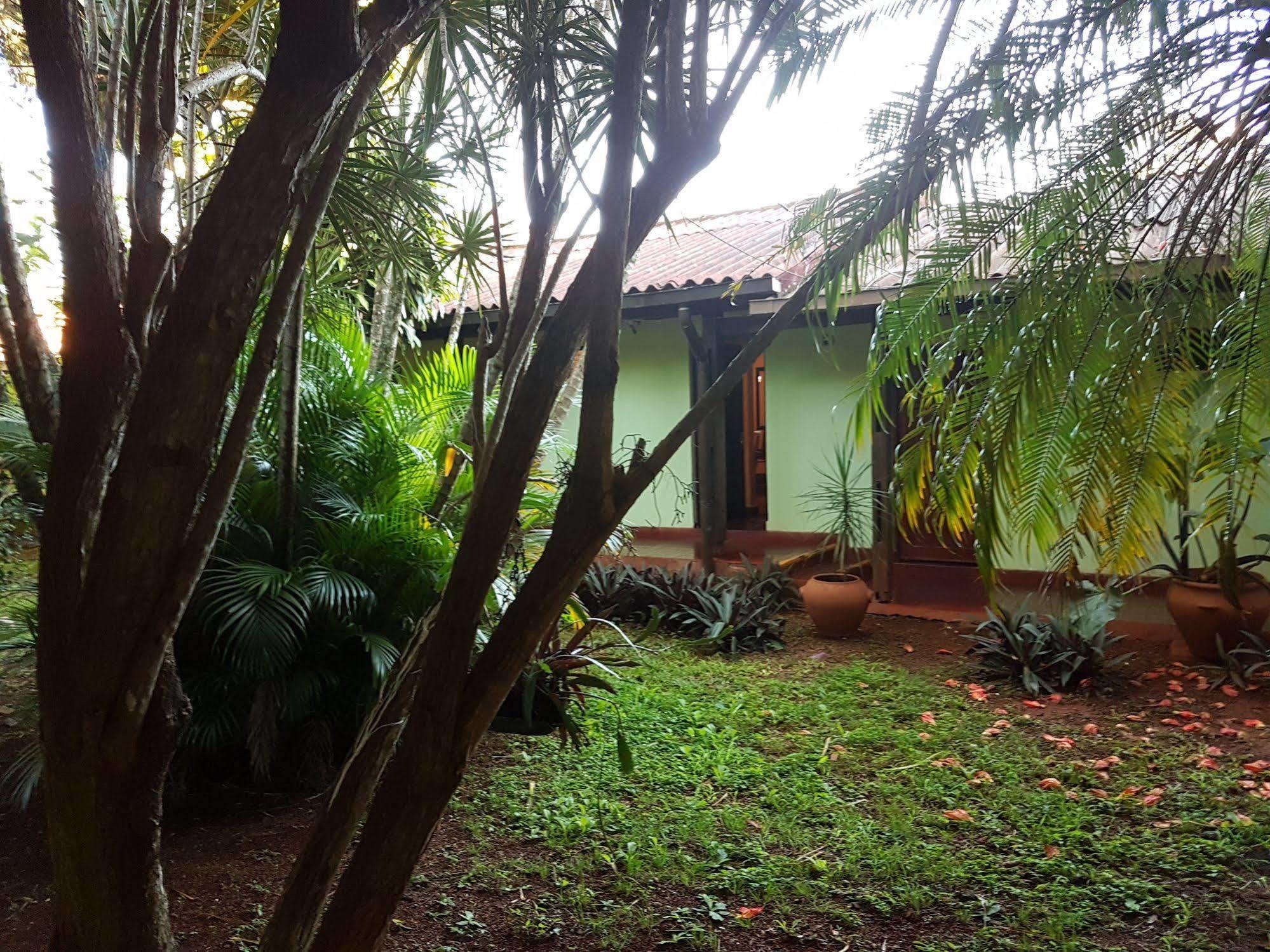 Hosteria Los Helechos Puerto Iguazú Buitenkant foto